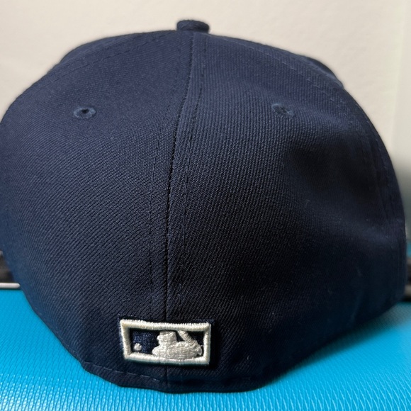 Navy Blue and Cream Los Angeles Dodgers 59Fifty Fitted Cap Size 7 3/8 - Picture 3 of 6
